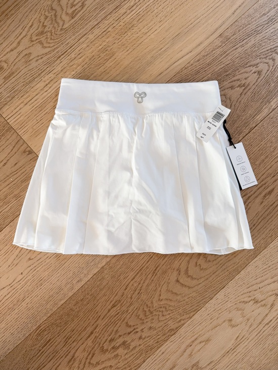 Aritzia Dresses & Skirts - NWT 95521 Aritzia Move serve skort white XS